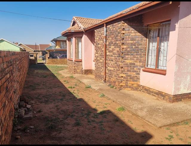 2 BEDROOM HOUSE FOR SALE IN EVATON WEST